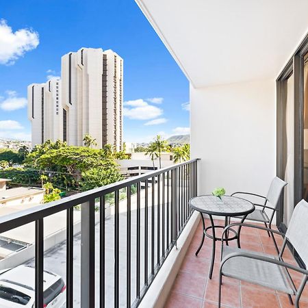 Cozy Waikiki Getaway, Stroll To Beach With Free Parking Honolulu Extérieur photo