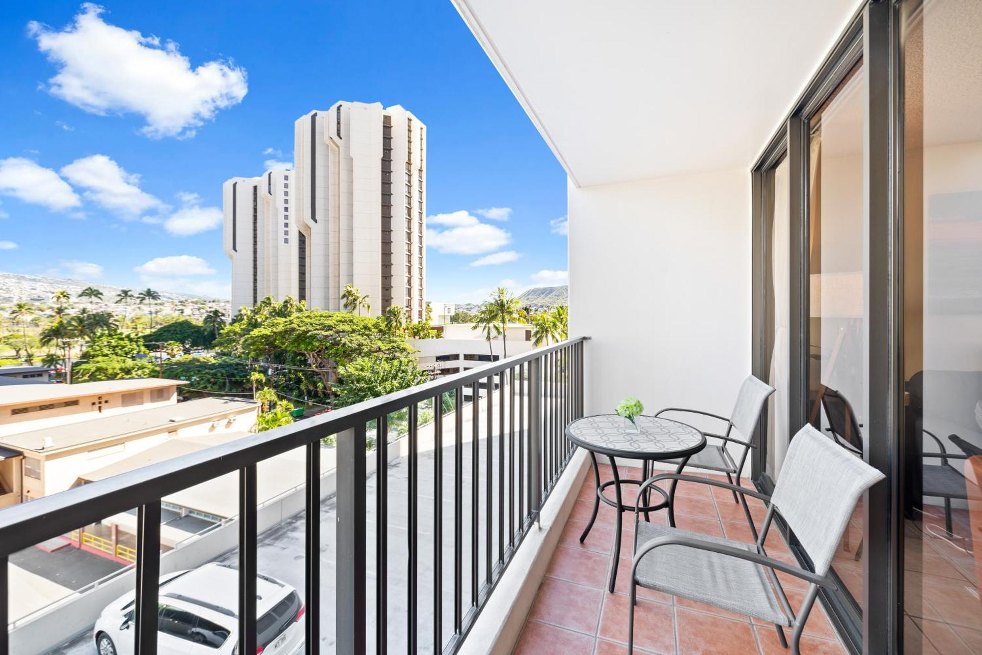 Cozy Waikiki Getaway, Stroll To Beach With Free Parking Honolulu Extérieur photo