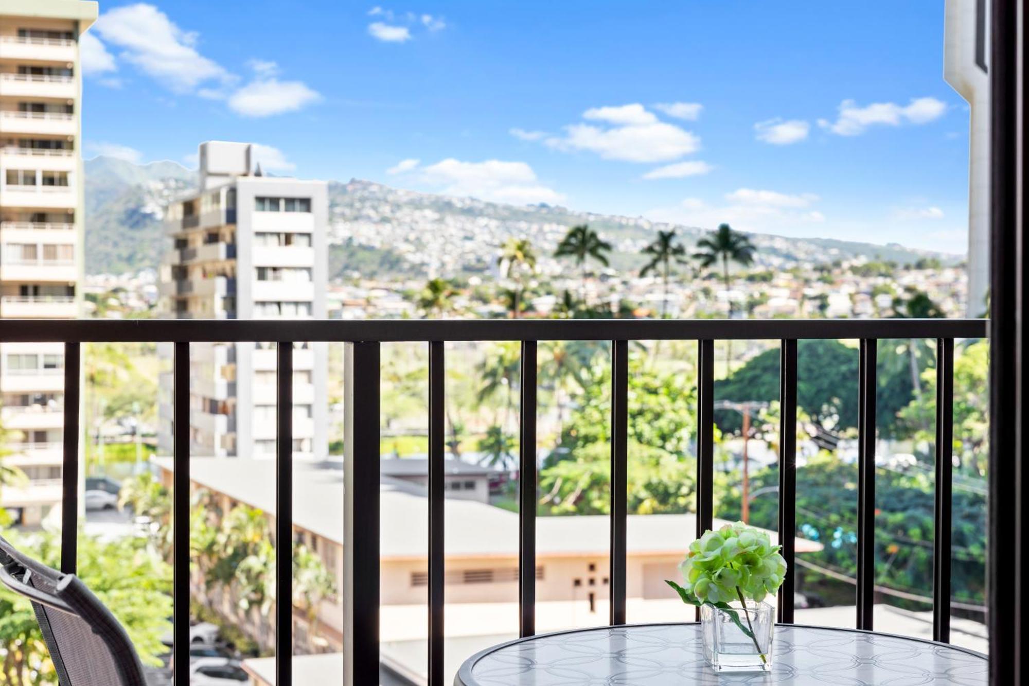 Cozy Waikiki Getaway, Stroll To Beach With Free Parking Honolulu Extérieur photo