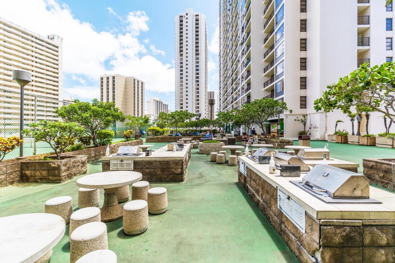 Cozy Waikiki Getaway, Stroll To Beach With Free Parking Honolulu Extérieur photo